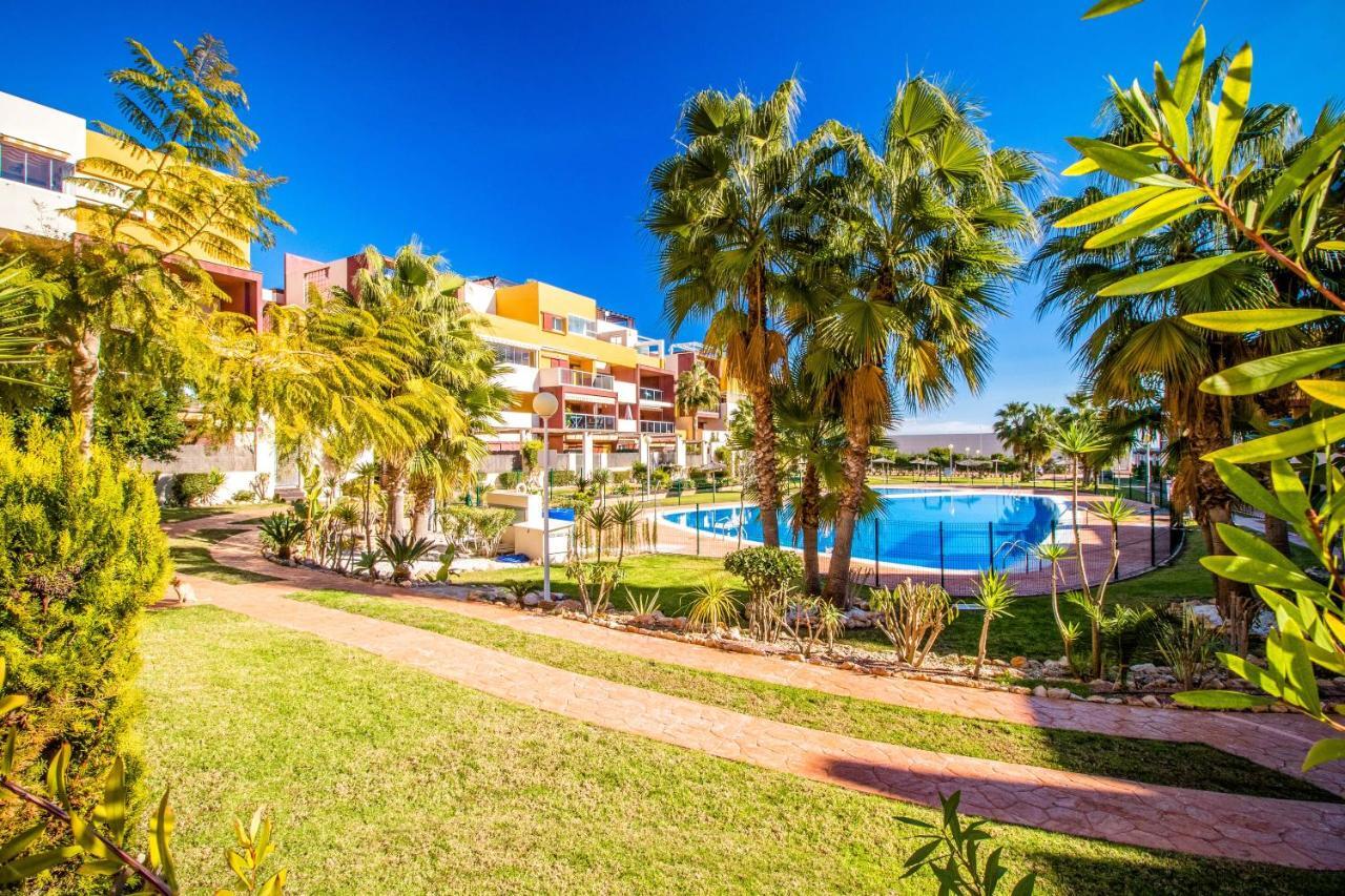 Apartmán Bosque Playa Flamenca Exteriér fotografie